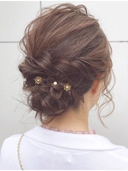 プラスウイング 鶴川(+ WING)の写真/結婚式やライブ参戦などの特別な日は、プロの手で可愛く変身☆周りと差をつけるならお任せください♪