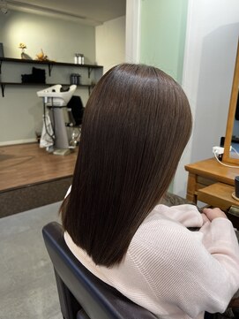 アンクル(ancre) 艶髪ストレート×ミディアム×アッシュグレー×髪質改善【広島】