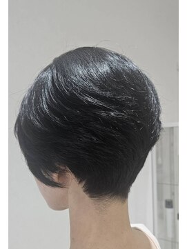 カロレ(Calore) タイトショートスタイル