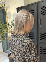 ヲタク(wotaku.) ホワイトシルバーミルクティーホワイトアッシュブリーチカラー