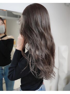 アリー 原宿 表参道(ALLY) ALLY阿部 グレィジュロングとレイヤースタイル