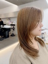 ソッチ(sotti.)&nbsp;レイヤースタイルにダブルカラーの透明感beige
