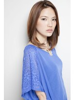 カラーで見せる大人ナチュラル　ツヤ×ストレートニュアンス