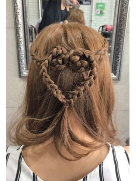 トリックストア(TRICK STORE) 編み込みヘアアレンジハートTRICKstyle!