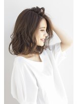 ヘアサロン ガリカ 表参道(hair salon Gallica)&nbsp;グレージュ+カジュアルウェーブのミディアムボブ