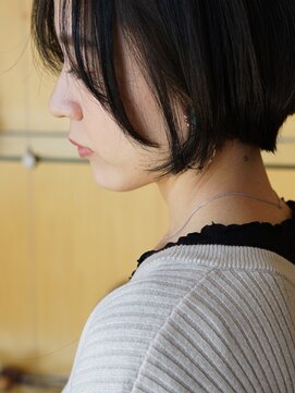 ハンズエミュ(hands emu) 前下がりおとなボブ