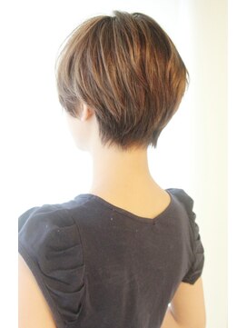 レウナ 外苑前(Reuna) 大人可愛いナチュラルショート　３０代４０代５０代