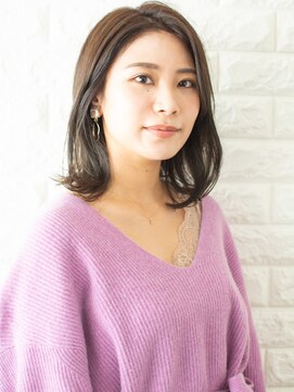 ノイン(noine) 着こなしに“V”を取り入れてみるのはどう?