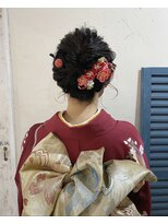 インス(ensue)&nbsp;ensue京都 耳かけショートボブ 成人式ヘアセット アレンジ 中島