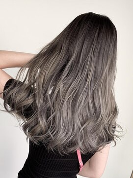 ブリッツ レボ(BLITZ-REVO) ☆RyoMatsubaraによる艶々ブリーチデザイン