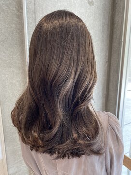 ジーナ 流山おおたかの森(Zina) グレージュヨシンモリヘア【Zina　大越香苗】