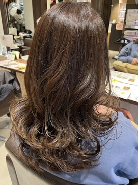 ヘアメイク クリア 神楽坂店(hair+make CLEAR) ゆる巻きロングレイヤー×ベージュカラー 30代40代50代
