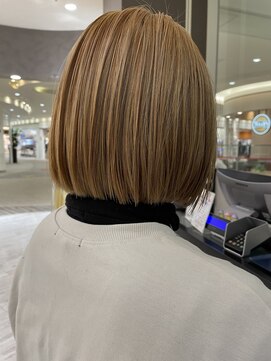 ヘアーアンドビューティーショップ エボルティー(hair&beauty shop EvoLuty) ベージュカラー