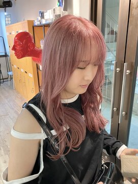 コワファーストナガサキシャンプーボーイ(COIFF1RST NAGASAKI SHAMPOO BOY) ブリーチ1回 ピンクベージュ