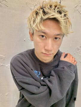 ロミーオム 本厚木(ROMMY. Homme) 刈り上げツーブロックアップバングショートカラーメンズヘア