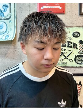 スタンドバーバー 柏(STAND BARBER) マッシュパーマ/ウルフ/アッシュブラック/カルマパーマ/柏