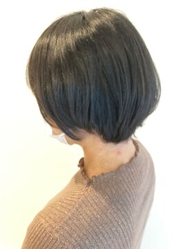 スタジオ アルファプラス 日暮里店(studio α+) ステップボーンカットカットボブショートハイライト白髪ぼかし