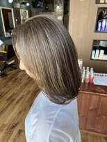 ロイズ ヘアデザイン アンド スパ(LOES) 白髪ぼかしハイライト×ミルクベージュ