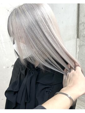 ラニヘアサロン(lani hair salon) ホワイトシルバー/ショートボブ/ハイトーン【大名/天神】