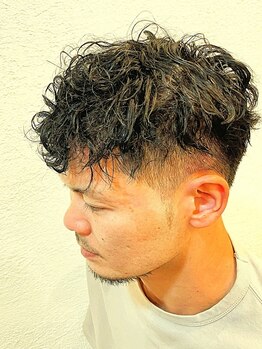 レオンプラス 具志川店(LEON plus+)の写真/[朝9時～19時]お洒落+扱いやすさ抜群のパーマスタイルが人気♪髪質に合わせた施術で、理想の仕上がりに◎