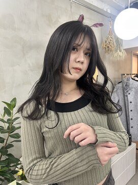 リンダ ルーナ(LINDA Luna) デザインカット/顔周りカット/暗髪/黒髪/ブラックカラー