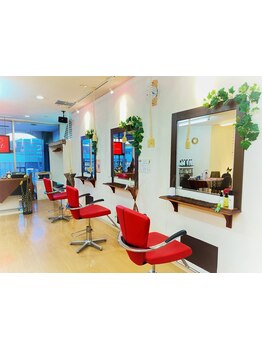 【そこは　“アトリエ空間” 】アジアンテイストが魅力のアットホームサロン。 お客様に笑顔とくつろぎを。