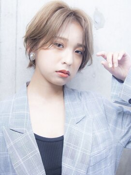 ジェニーバイメノン(JENNIE by Menon) レイヤーカット ダブルカラー ショートスタイル