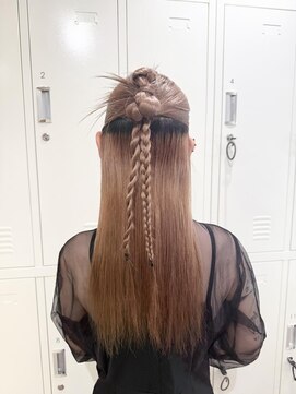 フェイス 石川町 (FACE) ハーフアップ/カチモリ/タイトアレンジ/お呼ばれヘア