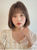ミルクティーベージュ大人かわいいベージュインナーカラーボブ