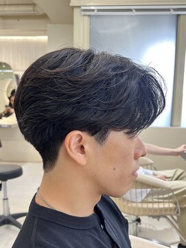 ニコ トウキョウ ヨコハマ(nico) メンズセンターパートニュアンスパーマ毛流れメンズパーマ