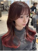 カシスレッドグラデーションヘアカラーレイヤーカット韓国巻き