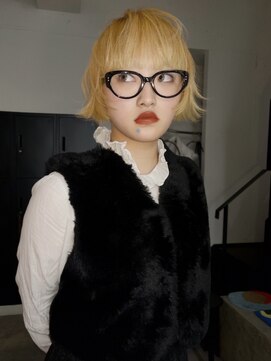 シティ 薬院(SITY.) レイヤーカット 顔周りカット ハイトーンカラー