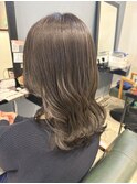 オリーブグレージュ