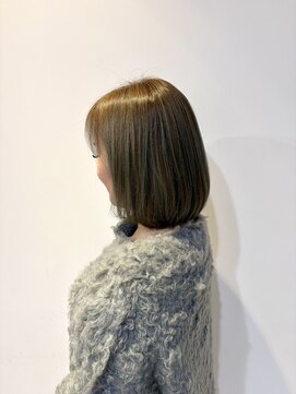 ペスカケイクリエイティブ(PESCA K-CREATIVE) 重めボブなのに暗く見えない理由。