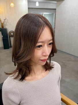 ユニル(unir) ブリーチなしで叶う!大人可愛いベージュカラー×レイヤーカット