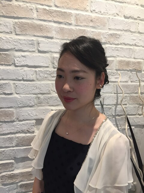 結婚式や二次会、きちんとした場に。