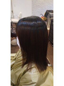 ディストーション(DISTORTION) ツヤっツヤ! ミディアムレングスの縮毛矯正