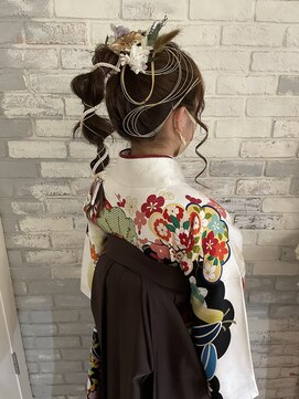 スノウ(SKNOW) うねうねポニーテール