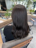 ティティ(TiTi)&nbsp;ブリーチなしで、ツヤ感ブラウンベージュ[TiTi_福田りの]