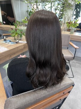 ティティ(TiTi) ブリーチなしで、ツヤ感ブラウンベージュ[TiTi_福田りの]