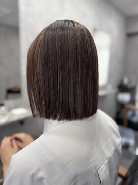 アールフォー 立石(R.4) 艶感ストレートボブ×ハイライト