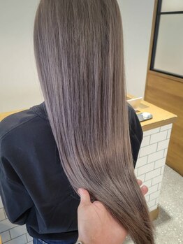 ベール(BALE)の写真/【カットカラー髪質改善トリートメントプレミアム¥16500】乾燥しパサついた髪に、栄養分をしっかり補給*