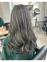 キラ 渋谷(KILLA) ツヤ髪スタイル/ミディアムレイヤー/ブルージュ/グレージュジュ