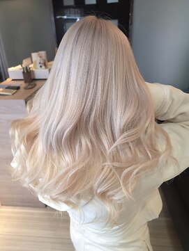 フォックス 四日市店(FOX) 艶髪ロング/巻き髪/レイヤーカット/ハイトーンホワイト