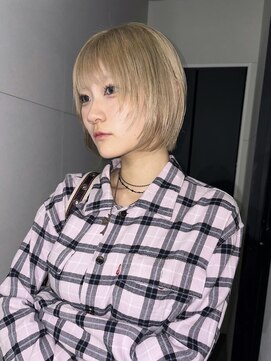 アイン(eim) ショートレイヤー×ホワイトブロンド