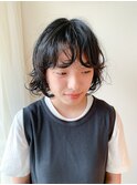パーマで作る前下がりショートボブ