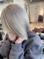 エイトデイズ 三宮駅前店(EIGHT days) Whitecolor×ホワイトカラー