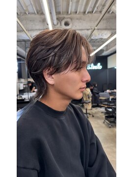 スティーロ 渋谷(Steelo) ウルフセンターパート×レイヤーカット×外国人風ハイライト