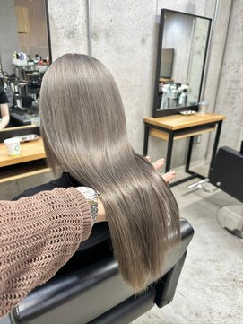 ジゼル 中津大分(GiseL) グレージュカラー ハイトーンケアブリーチトリートメント