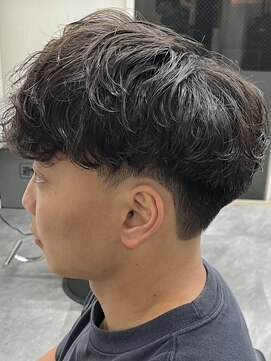 フイ 恵比寿(Hui) スペインカール/スパイラルパーマ/刈り上げマッシュ